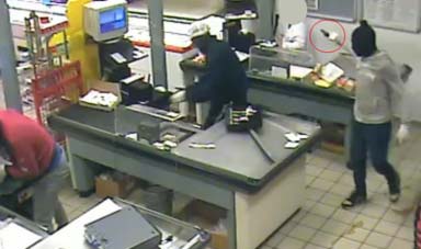 Esempio di criminali in azione in un punto vendita della GDO